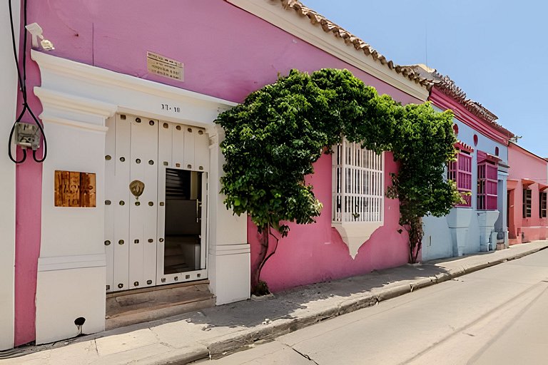Casa de 5 Hab en la Ciudad Amurallada con Piscina