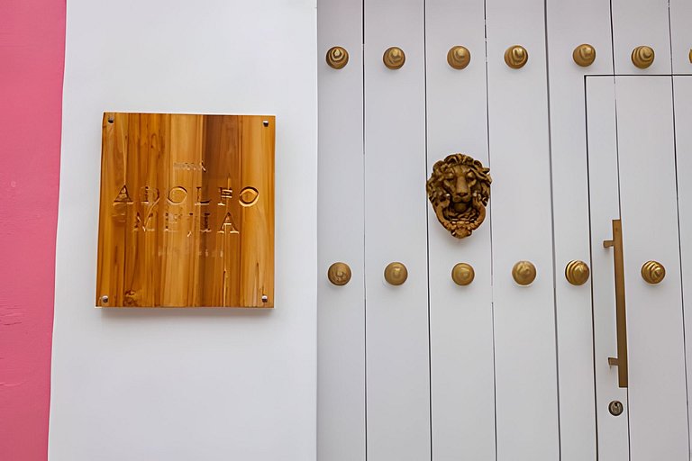 Casa de 5 Hab en la Ciudad Amurallada con Piscina