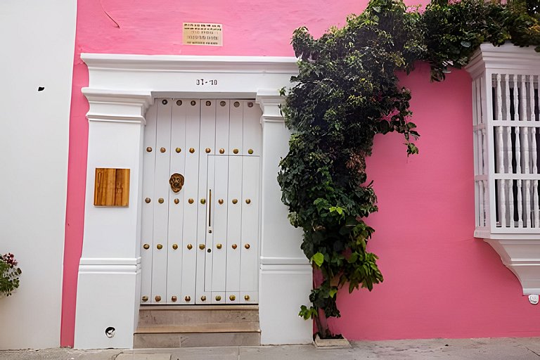 Casa de 5 Hab en la Ciudad Amurallada con Piscina