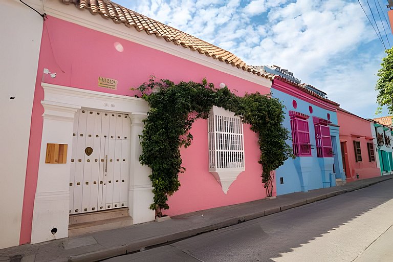Casa de 5 Hab en la Ciudad Amurallada con Piscina