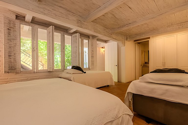 Casa de 5 Hab en la Ciudad Amurallada con Piscina