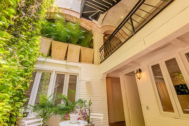 Casa de 5 Hab en la Ciudad Amurallada con Piscina