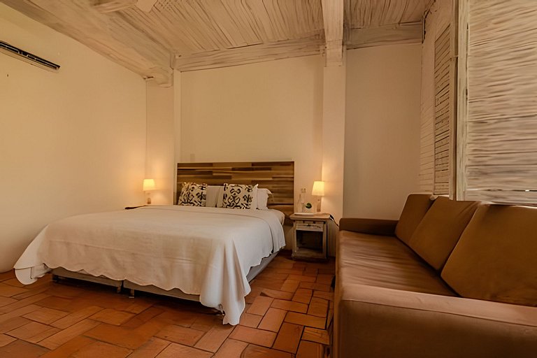 Casa de 5 Hab en la Ciudad Amurallada con Piscina