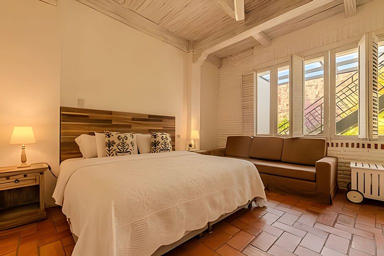 Casa de 5 Hab en la Ciudad Amurallada con Piscina