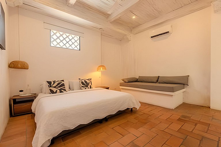 Casa de 5 Hab en la Ciudad Amurallada con Piscina