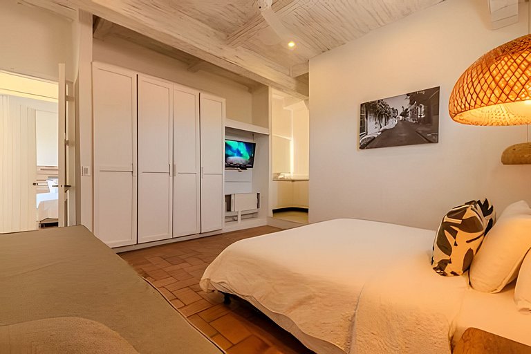 Casa de 5 Hab en la Ciudad Amurallada con Piscina