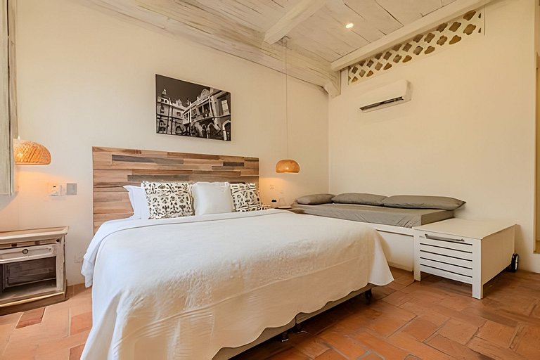 Casa de 5 Hab en la Ciudad Amurallada con Piscina