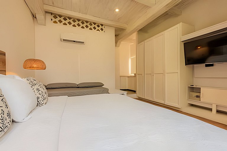 Casa de 5 Hab en la Ciudad Amurallada con Piscina