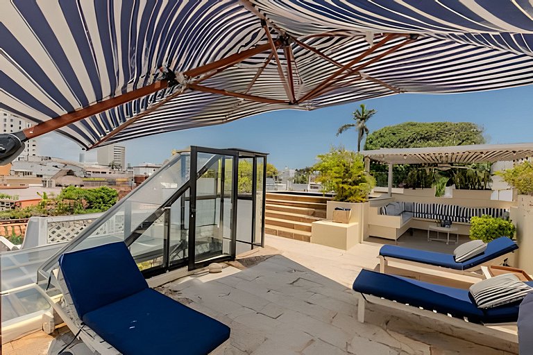 Casa de 5 Hab en la Ciudad Amurallada con Piscina