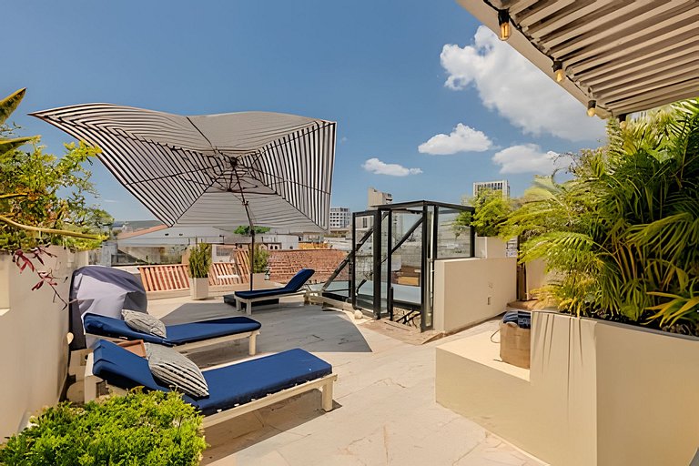 Casa de 5 Hab en la Ciudad Amurallada con Piscina