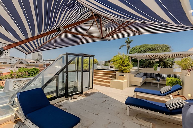 Casa de 5 Hab en la Ciudad Amurallada con Piscina