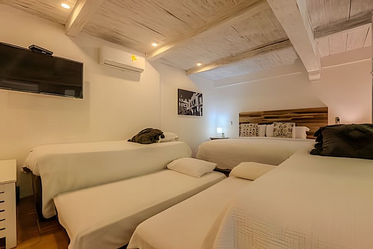 Casa de 5 Hab en la Ciudad Amurallada con Piscina