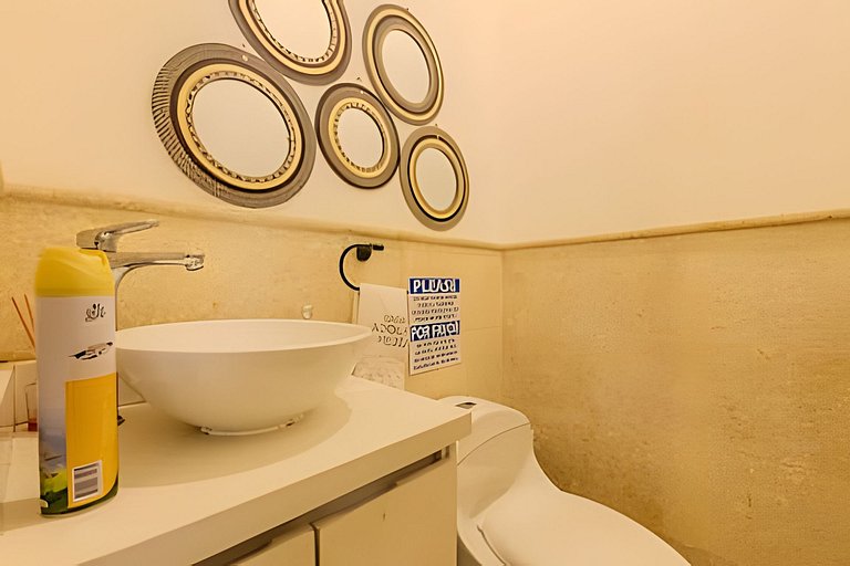 Casa de 5 Hab en la Ciudad Amurallada con Piscina