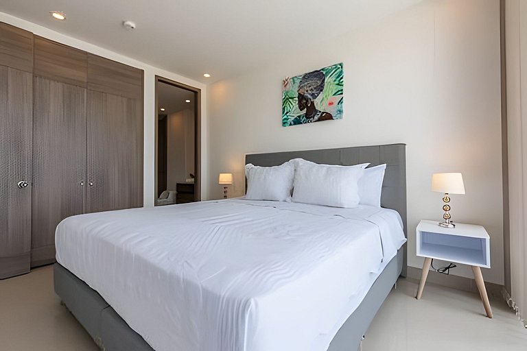 1004 Morros City - Spectacular 1 Bedroom Condo