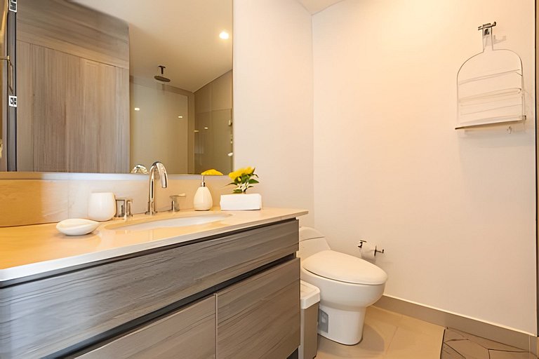 1004 Morros City - Spectacular 1 Bedroom Condo