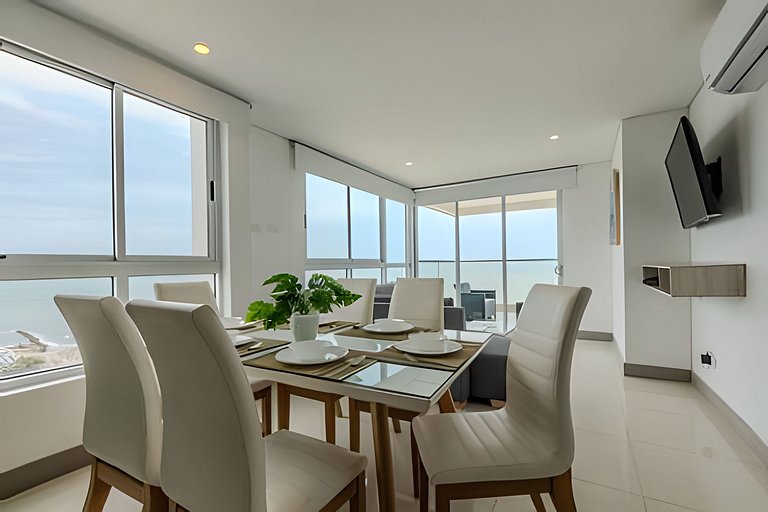 ¡Espectacular Apto Con Vista al Mar Piso 28!