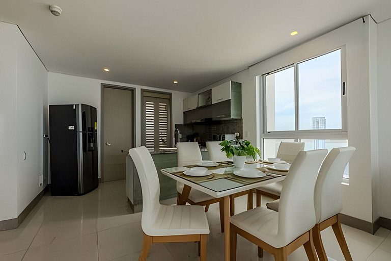 ¡Espectacular Apto Con Vista al Mar Piso 28!