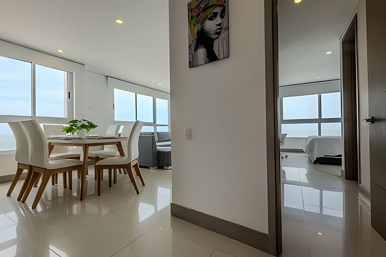 ¡Espectacular Apto Con Vista al Mar Piso 28!