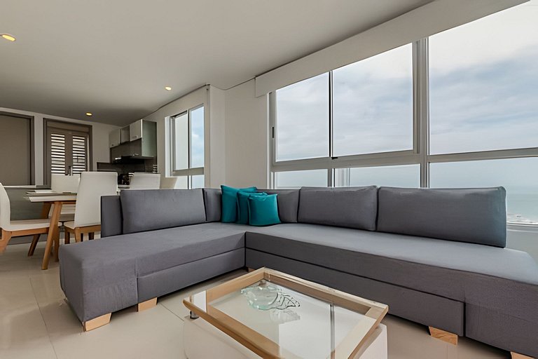 ¡Espectacular Apto Con Vista al Mar Piso 28!