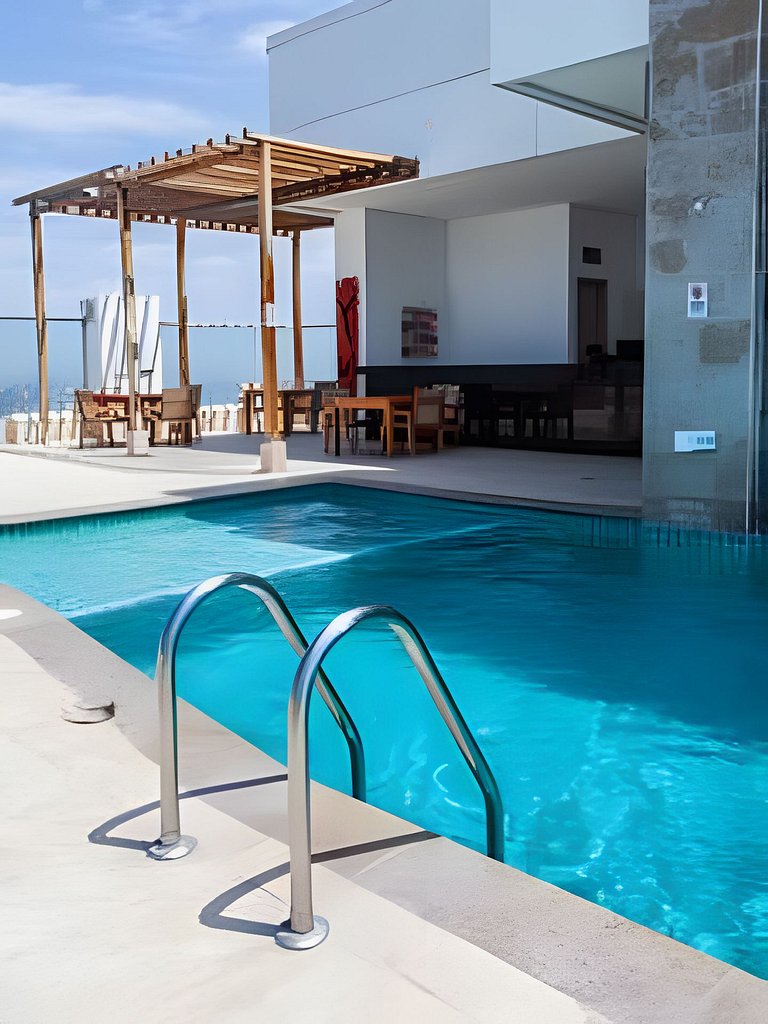 ¡Espectacular Apto Con Vista al Mar Piso 28!