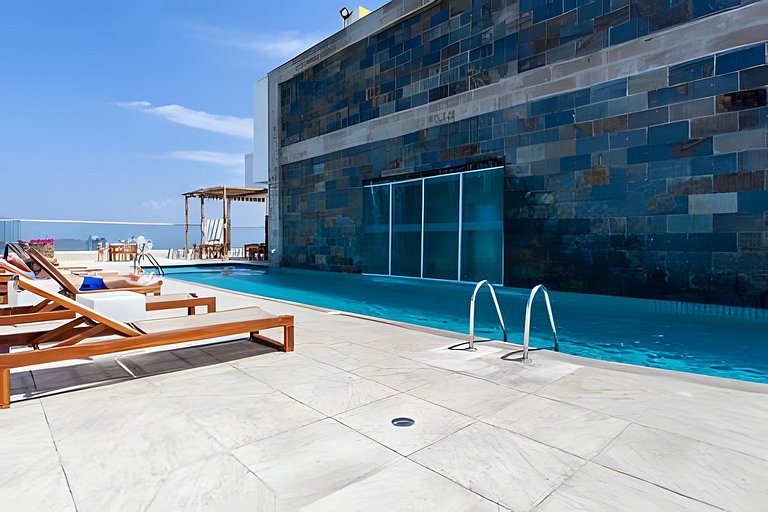 ¡Espectacular Apto Con Vista al Mar Piso 28!