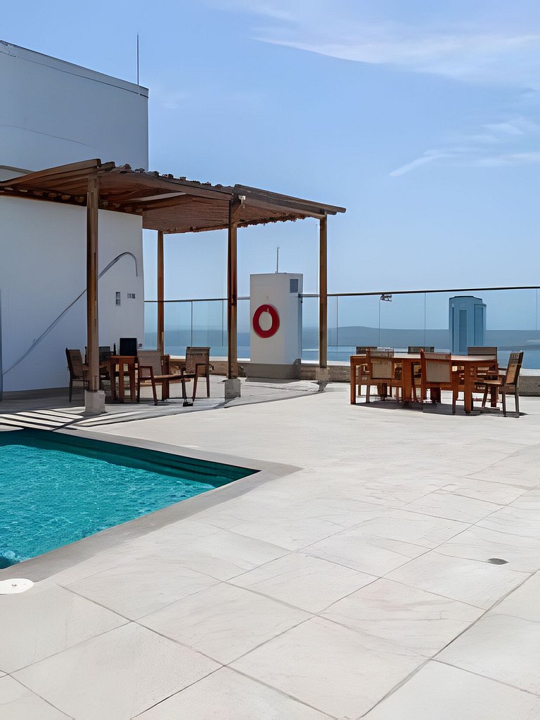 ¡Espectacular Apto Con Vista al Mar Piso 28!