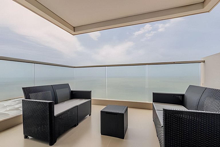 ¡Espectacular Apto Con Vista al Mar Piso 28!
