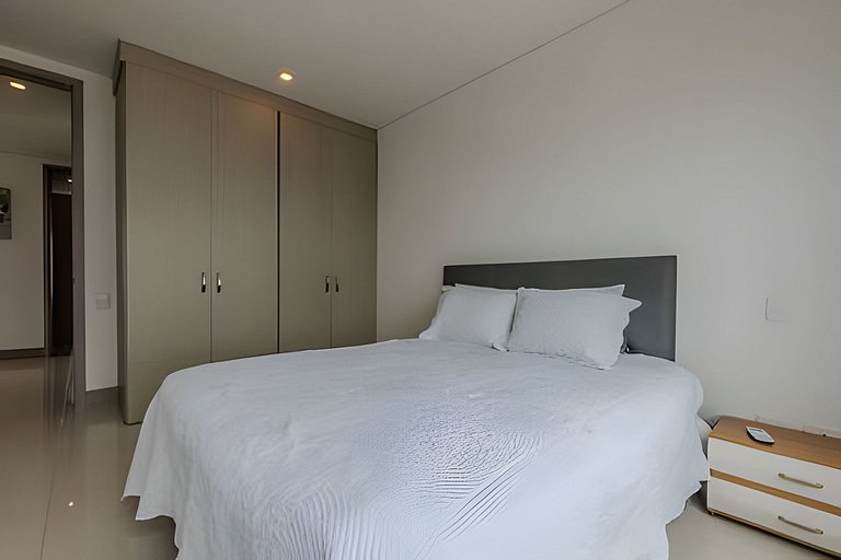 ¡Espectacular Apto Con Vista al Mar Piso 28!