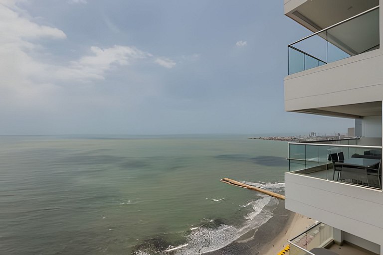 ¡Espectacular Apto Con Vista al Mar Piso 28!