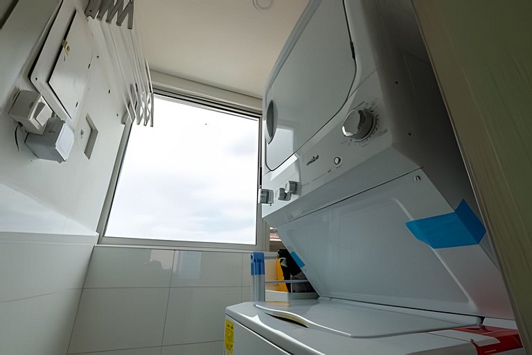 ¡Espectacular Apto Con Vista al Mar Piso 28!