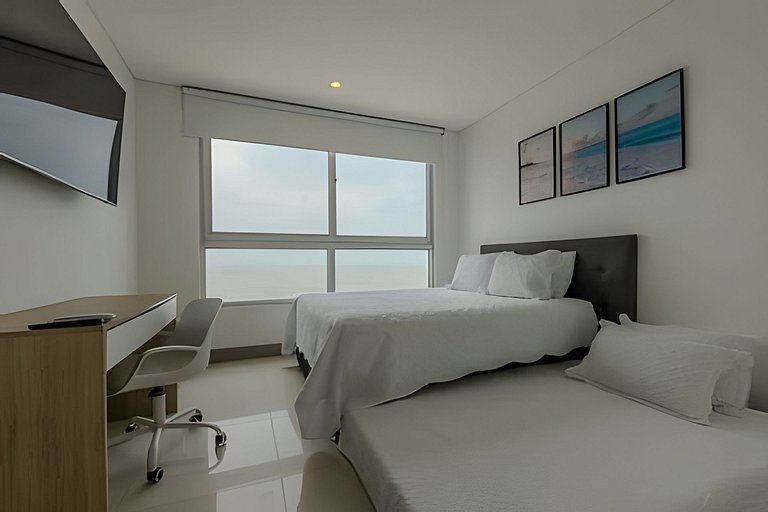 ¡Espectacular Apto Con Vista al Mar Piso 28!