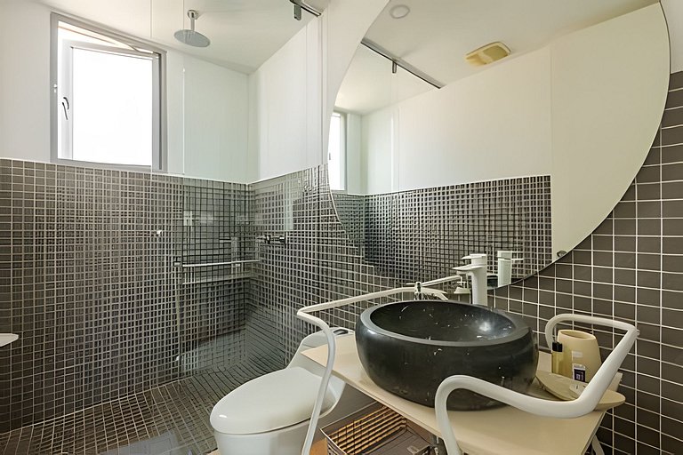 Lujoso Apto de 2 habitaciones en piso 15