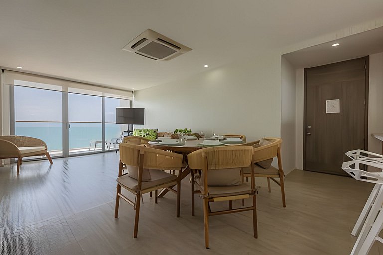 Lujoso Apto de 2 habitaciones en piso 15