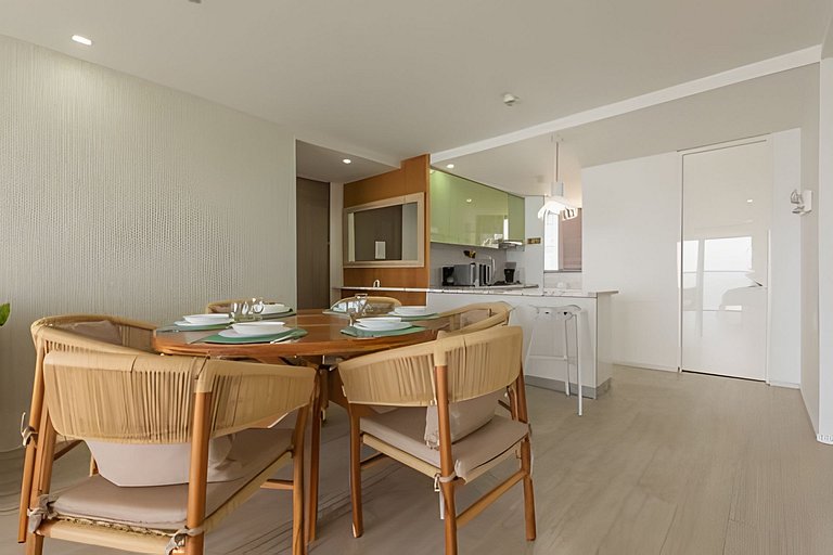 Lujoso Apto de 2 habitaciones en piso 15