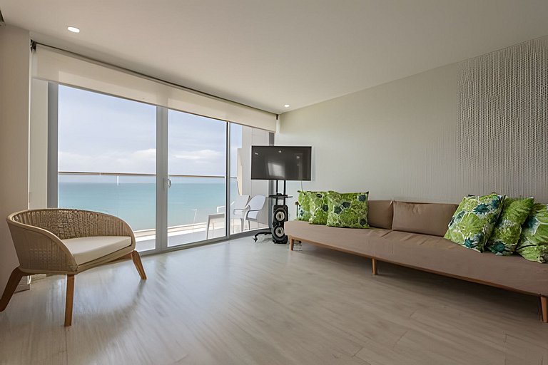 Lujoso Apto de 2 habitaciones en piso 15