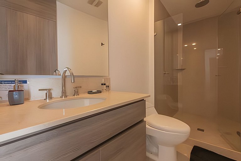 Lujoso Apto de 2 Habitaciones Piso 32- Morros City