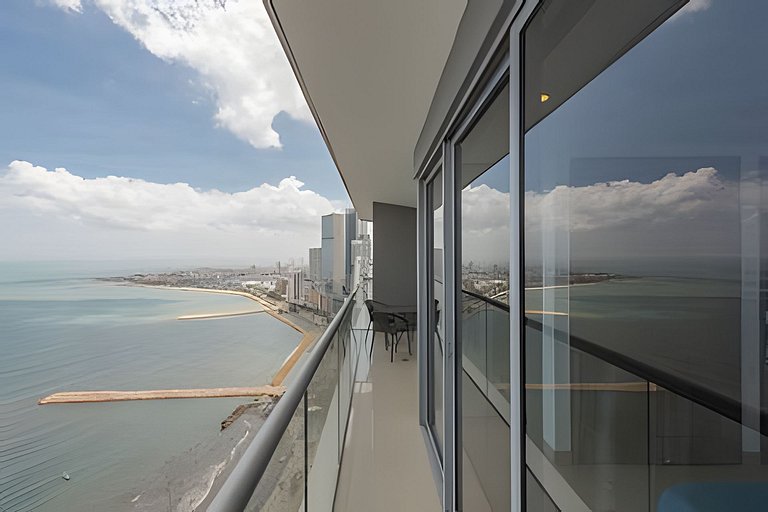 Lujoso Apto de 2 Habitaciones Piso 32- Morros City