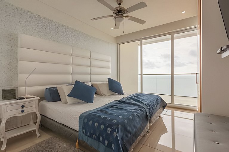 Lujoso Apto con Vista al Mar - H2 1806