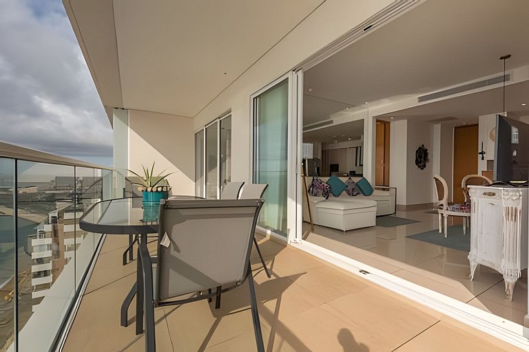 Lujoso Apto con Vista al Mar - H2 1806