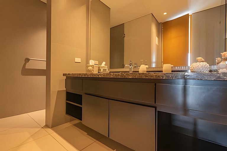 Lujoso Apto con Vista al Mar - H2 Hyatt 1806