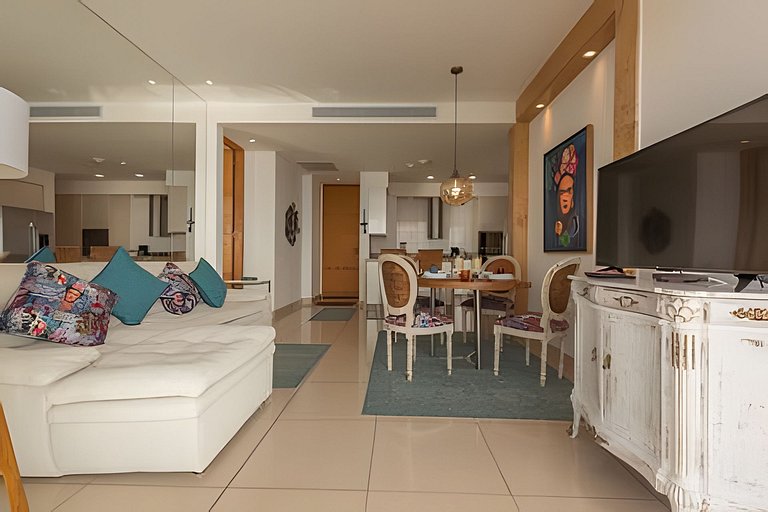 Lujoso Apto con Vista al Mar - H2 1806