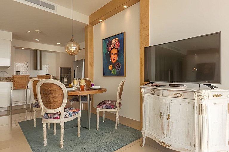 Lujoso Apto con Vista al Mar - H2 1806