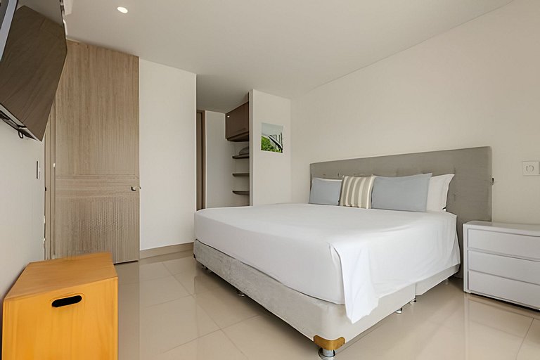 16th Floor Infinitum 1 Bedroom Apt