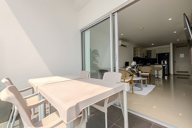 16th Floor Infinitum 1 Bedroom Apt