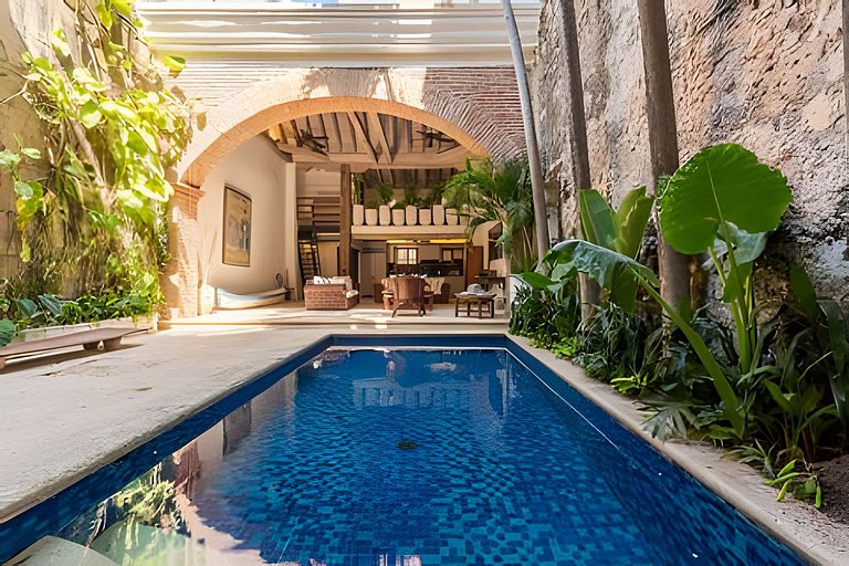 Casa de 3 Hab en la Ciudad Amurallada con Piscina