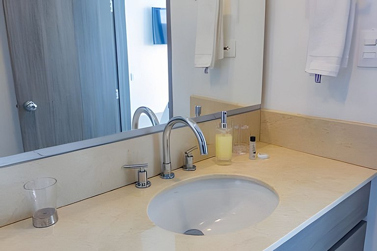 Espectacular Apto  Piso 21 de 2 Hab - Morros City