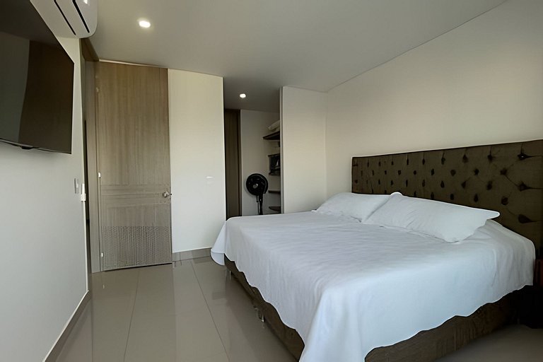 Infinitum  Spectacular 23rd floor 1 BR Condo