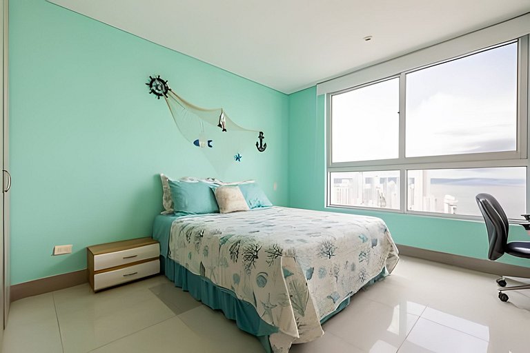 29th Floor Spectacular Apt in Palmetto Beach