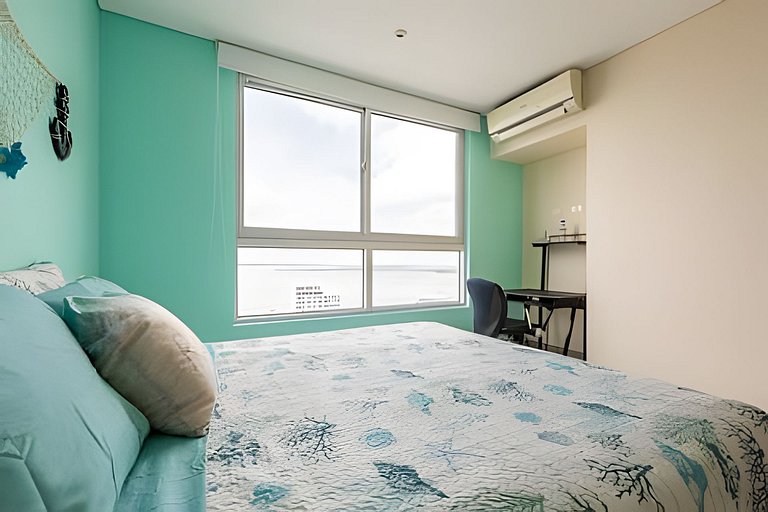 29th Floor Spectacular Apt in Palmetto Beach