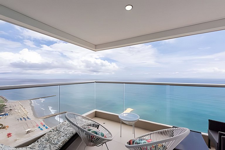 29th Floor Spectacular Apt in Palmetto Beach